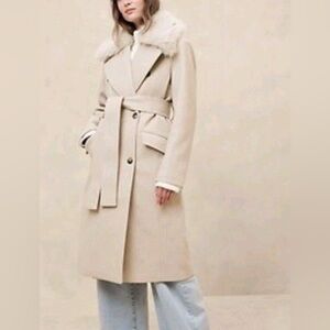 NWT✨Banana Republic Factory✨ Lined Long Coat with Detachable Fur Collar
